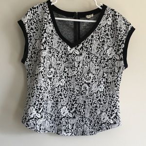 Semi Cropped Short Sleeve Damask Print Top